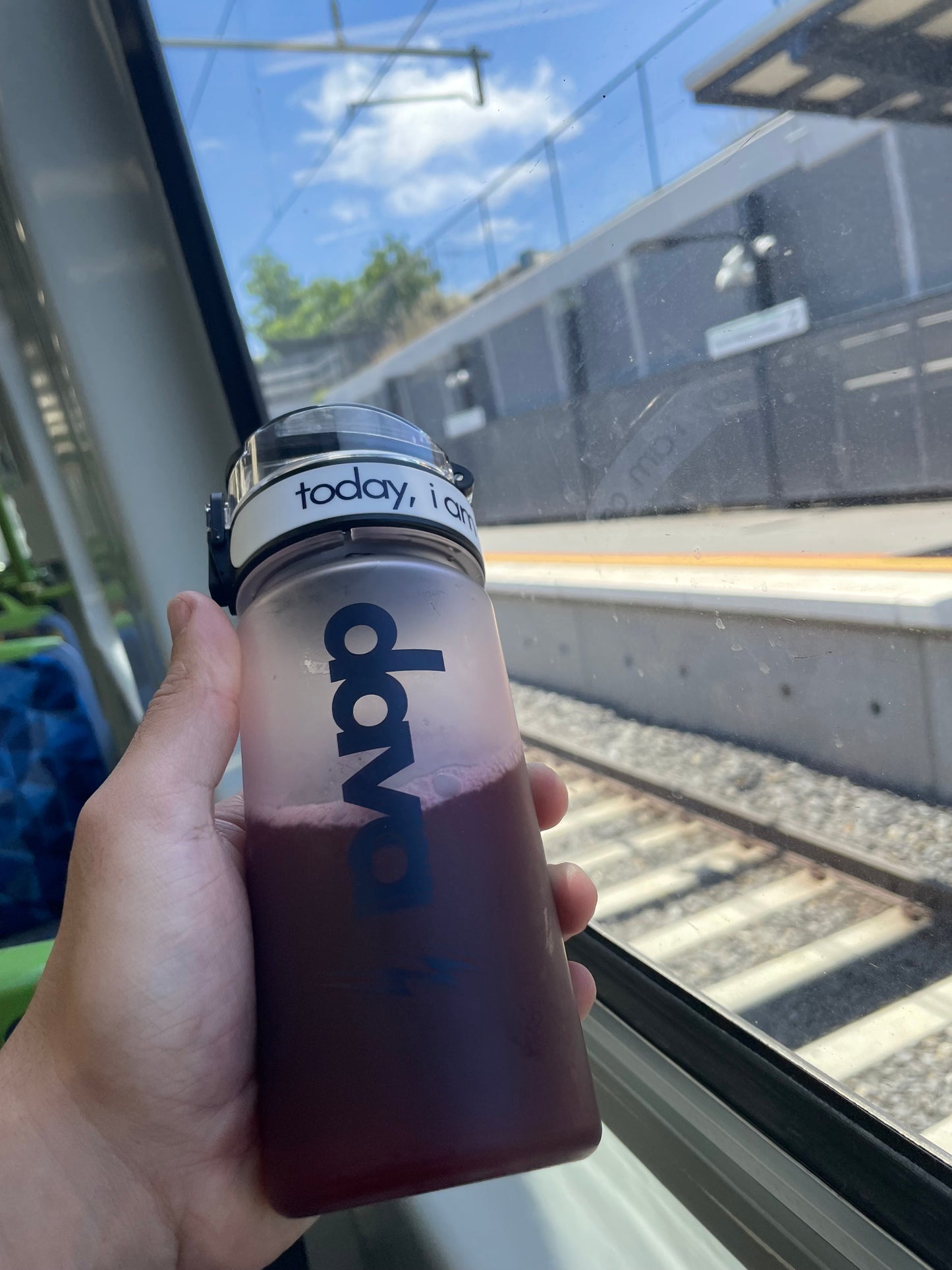 Dava Bottle + Secure & Insured Shipping